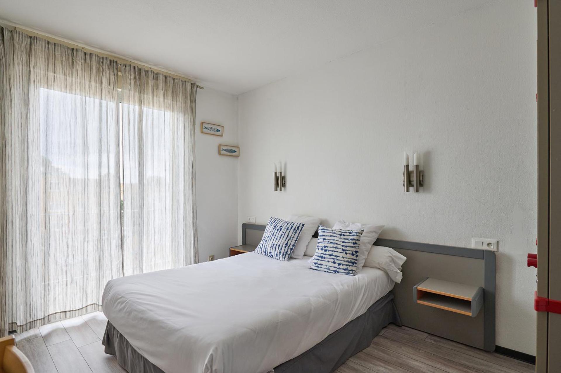 ארגלס-סור-מר Hotel Les Mimosas מראה חיצוני תמונה