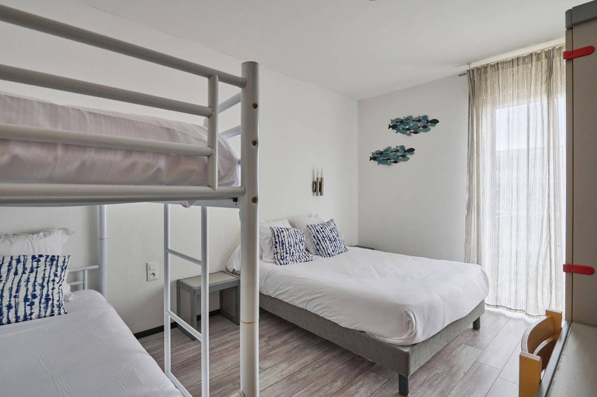 ארגלס-סור-מר Hotel Les Mimosas מראה חיצוני תמונה