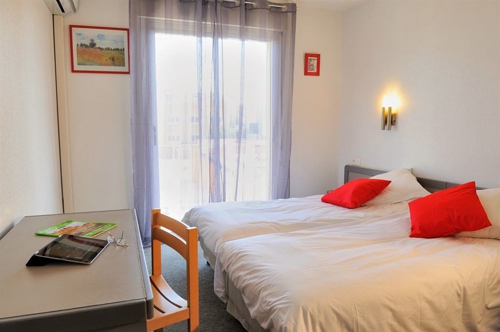 ארגלס-סור-מר Hotel Les Mimosas מראה חיצוני תמונה